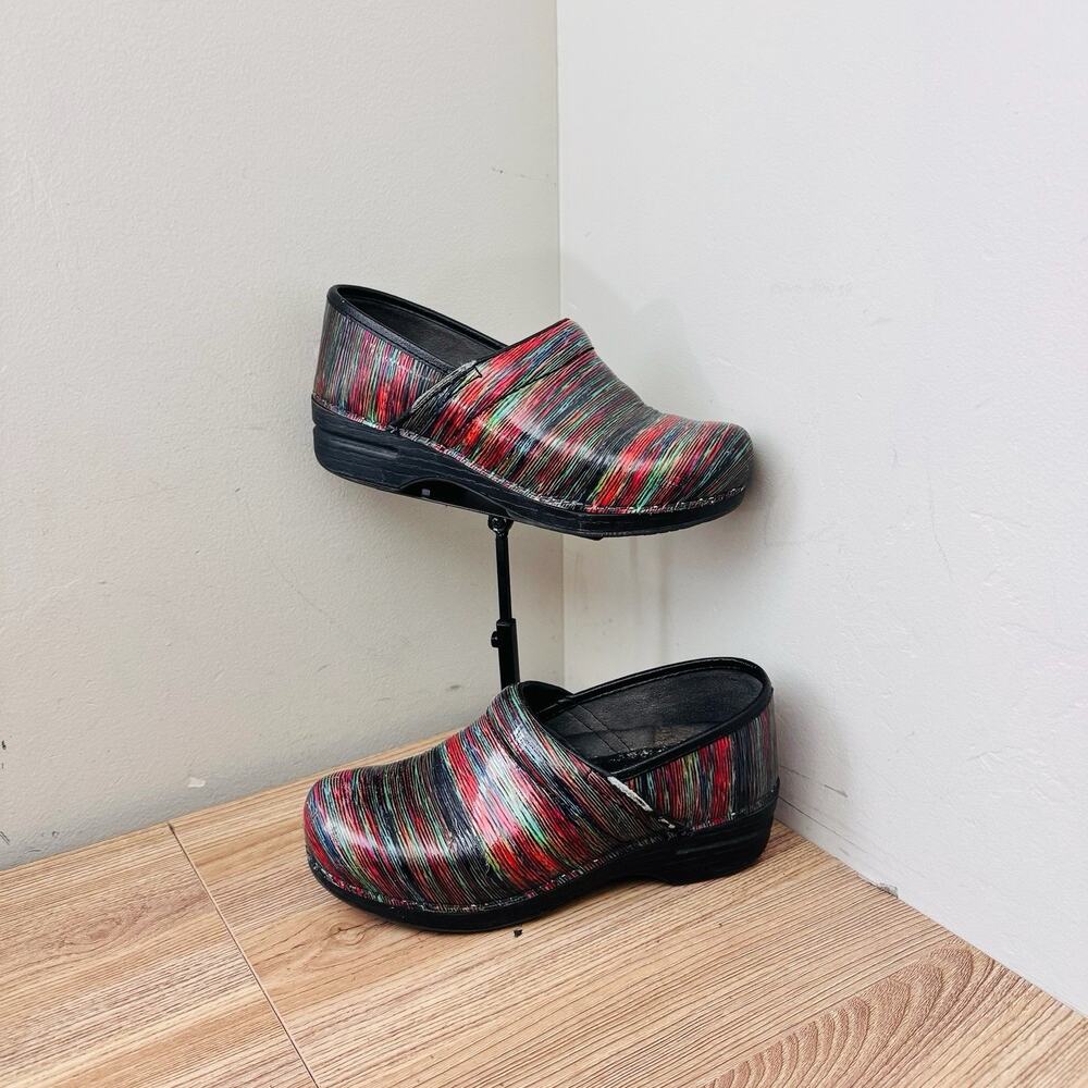 Dansko Red And Green Striped Patent Leather Clogs Women’s Size 7